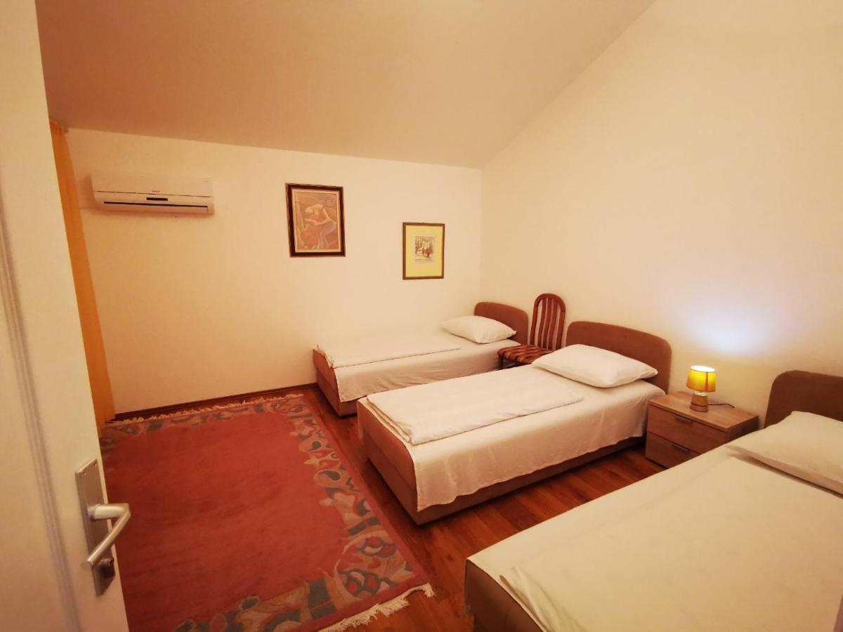 Private Riverside Villa Silvia 莫斯塔尔 外观 照片